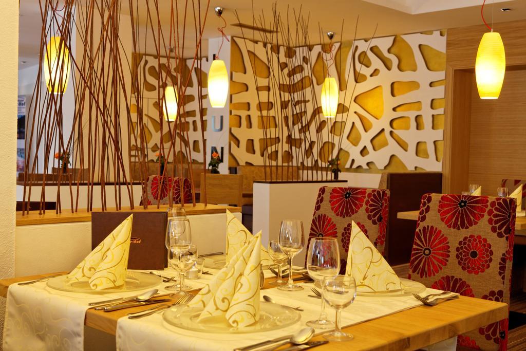 Hotel & Spa Reibener-Hof Konzell ภายนอก รูปภาพ