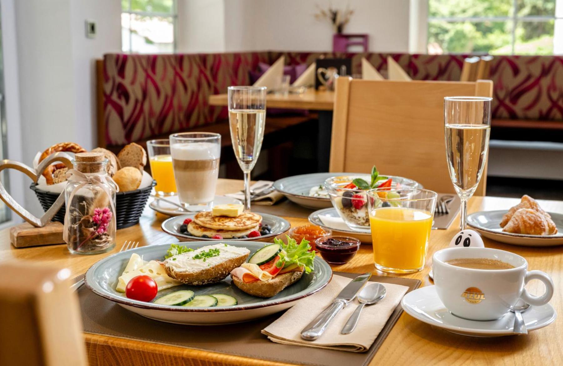 Hotel & Spa Reibener-Hof Konzell ภายนอก รูปภาพ